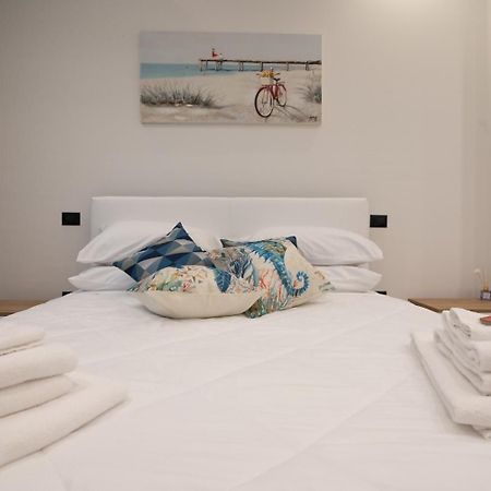 Da Zia Gina Locazione Turistica Hotell Bisceglie Eksteriør bilde